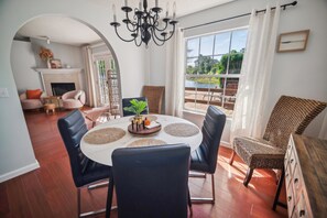 Casa, 3 habitaciones | Restaurantes