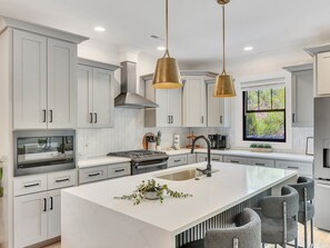 Condo, 3 Bedrooms | Private kitchen | Fridge, oven, coffee/tea maker, toaster - Sunset In The Hills 3 Bedroom Condo (Sevierville)