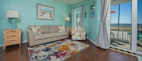 Condo, 1 Bedroom | Living area