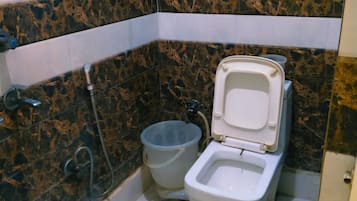 Ducha, toallas, jabón, shampoo