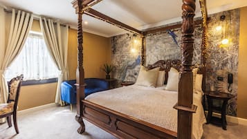 Romantic Double Room | Blackout curtains, iron/ironing board, free WiFi, bed sheets