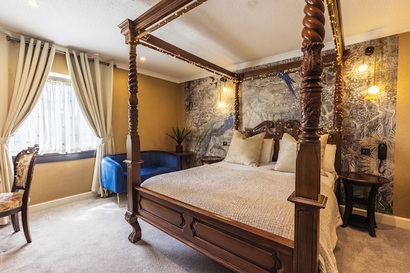 Romantic Double Room | Blackout drapes, iron/ironing board, free WiFi, bed sheets