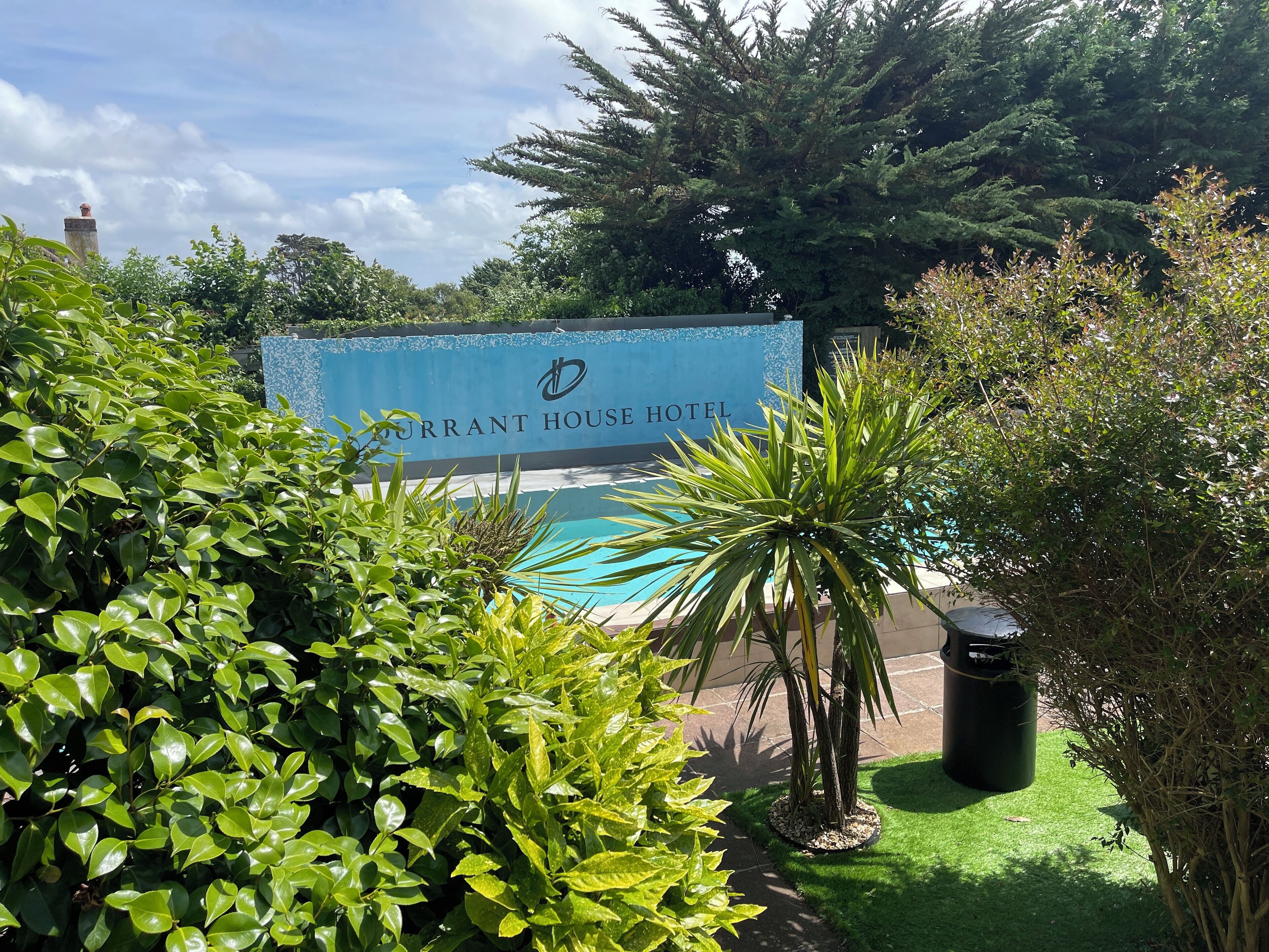 Hồ bơi ngoài trời 