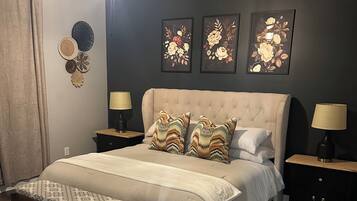 3 bedrooms, iron/ironing board, WiFi, bed sheets