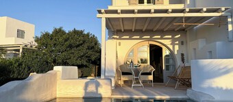 Argana Naxos private villa with pool and garden