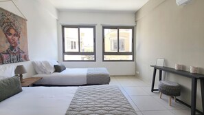 Apartamento superluxo, vista para a cidade | Vista do quarto