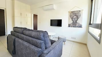 Luxury Apartment, City View | Living area