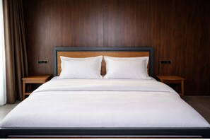 Deluxe Double Room - Ekaiva Resort, New Tehri : A Boutique Lake View Hotel (Tehri)