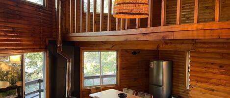 Cabane Familiale, 3 chambres, balcon, vue montagne | Coin séjour