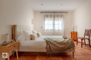 4 chambres, fer et planche à repasser, Wi-Fi gratuit