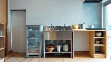 Fridge, microwave, stovetop, cookware/dishes/utensils