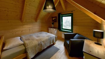 3 bedrooms, individually furnished, bed sheets