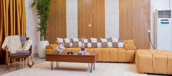 TM Luxe Stays Apartment 