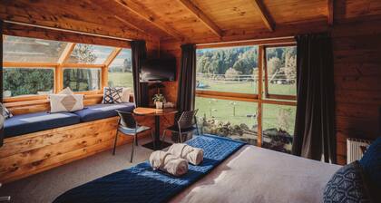 Paradise Valley Lodge, The Country Room