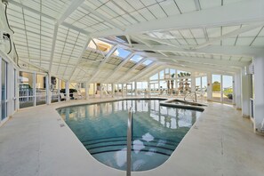 室內泳池、室外泳池