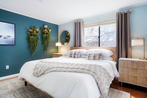 4 bedrooms, desk, travel cot, free WiFi