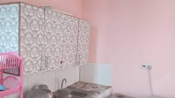 Family Double Room | Private kitchen