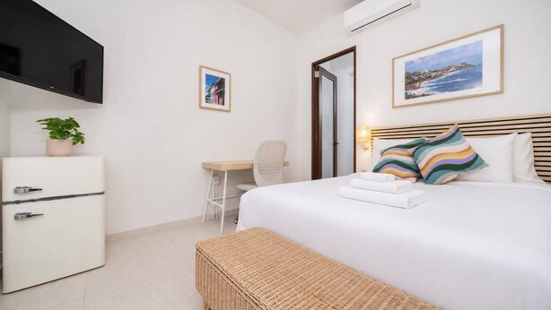 Deluxe Double Room - Room 13: Breezy Veranda Stay w/ City Views (San Juan)