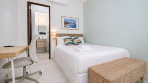 Deluxe Double Room - Room 13: Breezy Veranda Stay w/ City Views (San Juan)