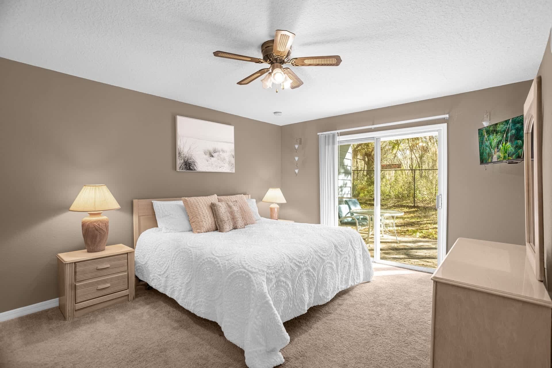 3 bedrooms, iron/ironing board, WiFi, bed sheets