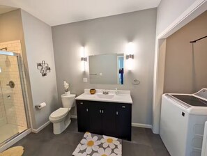 Soap - Comfy & Close to KU Med, Plaza (Kansas City)