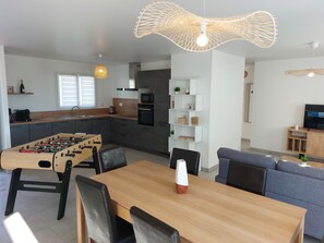 Interior - New house 15 minutes from Mont Saint Michel on the GR 34 (Roz-sur-Couesnon)