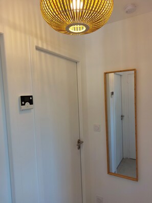 Interior - New house 15 minutes from Mont Saint Michel on the GR 34 (Roz-sur-Couesnon)