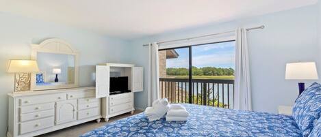 3 bedrooms, desk, iron/ironing board, WiFi