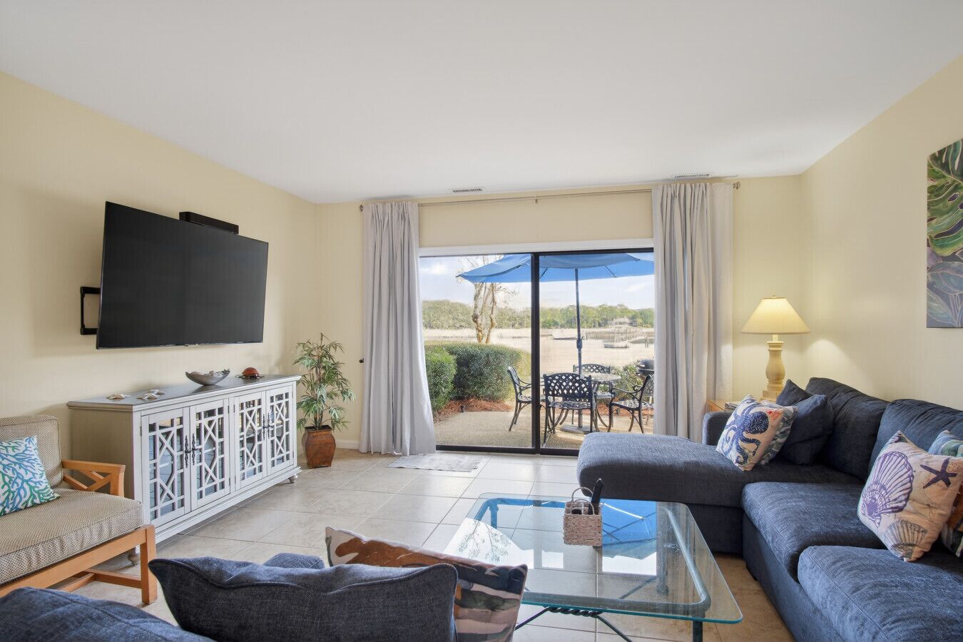 Smart-TV og stereoanlegg