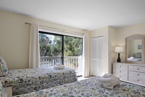 3 Schlafzimmer, Schreibtisch, Bügeleisen/Bügelbrett, WLAN