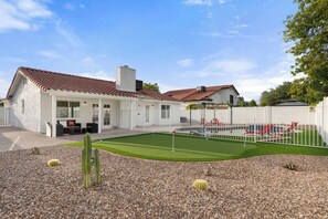 Exterior - Lookout Mountain Retreat with Heated Pool & 6 Beds (Phoenix)