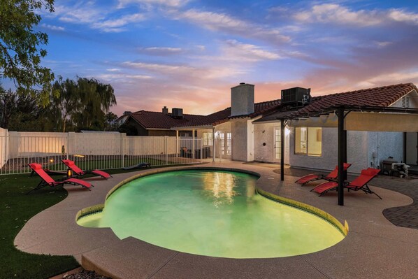 Pool - Lookout Mountain Retreat with Heated Pool & 6 Beds (Phoenix)