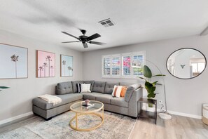 テレビ、書斎 / ワークスペース