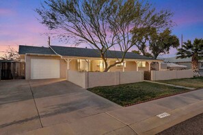 Exterior - Scottsdale Retreat - Pool, Patio, & Table Tennis! (Scottsdale)