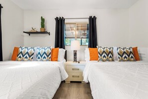 4 bedrooms, iron/ironing board, WiFi, bed sheets