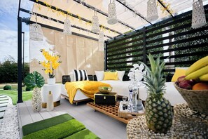 4 bedrooms, desk, iron/ironing board, WiFi