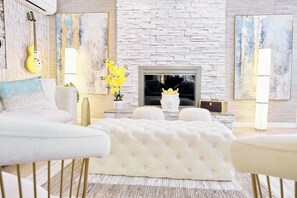 TV, videospill og kontorer