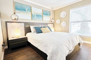 4 slaapkamers, een bureau, een strijkplank/strijkijzer, wifi