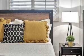 4 bedrooms, iron/ironing board, WiFi, bed sheets