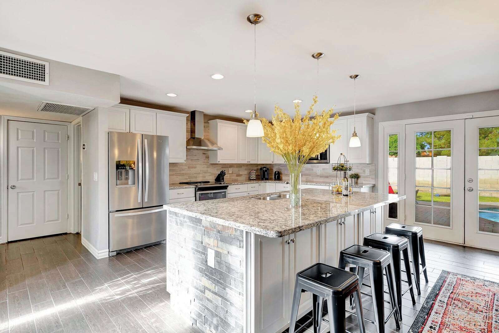 冰箱、微波炉、烤箱、炉灶