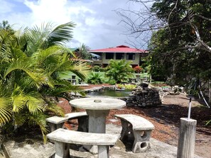 Outdoor dining - Casa Canadiense Cabina 5 of 5 (Chacarita)