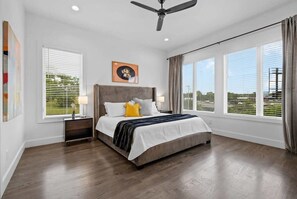 4 bedrooms, iron/ironing board, WiFi, bed sheets