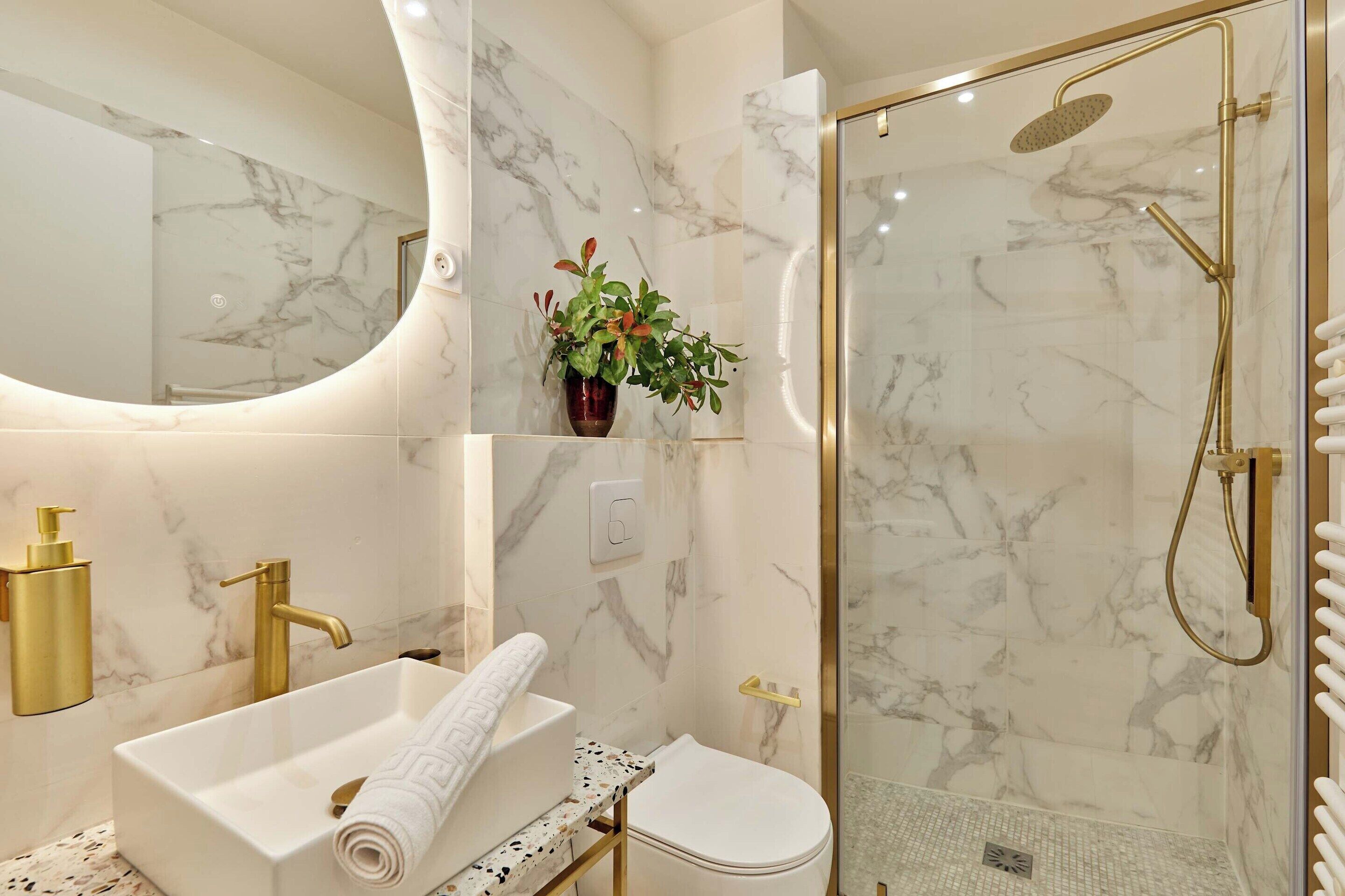 Departamento | Baño | Secadora de cabello, toallas, jabón, shampoo 