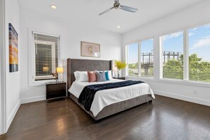 4 dormitoris, planxa i posts de planxar, wifi i roba de llit 