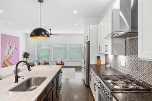 Fridge, microwave, oven, stovetop - 14 Beds in Music City! 2 Homes / Outdoor Balcony! (Nashville)