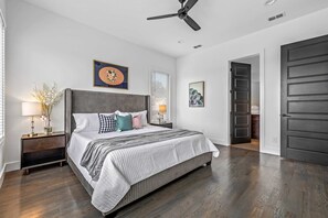 8 habitaciones, tabla de planchar con plancha, wifi y ropa de cama 