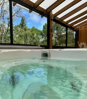 Family Apartment, Balcony, Garden View | Bathroom