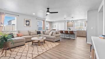 TV, videogiochi, libri, studio