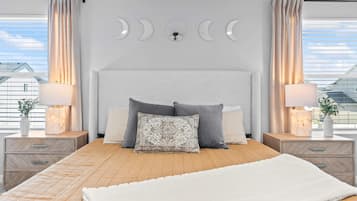 5 bedrooms, desk, iron/ironing board, travel crib