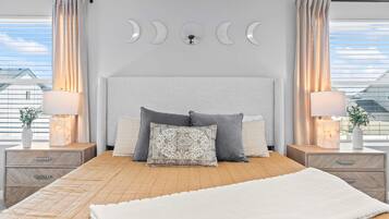 5 bedrooms, desk, iron/ironing board, travel crib